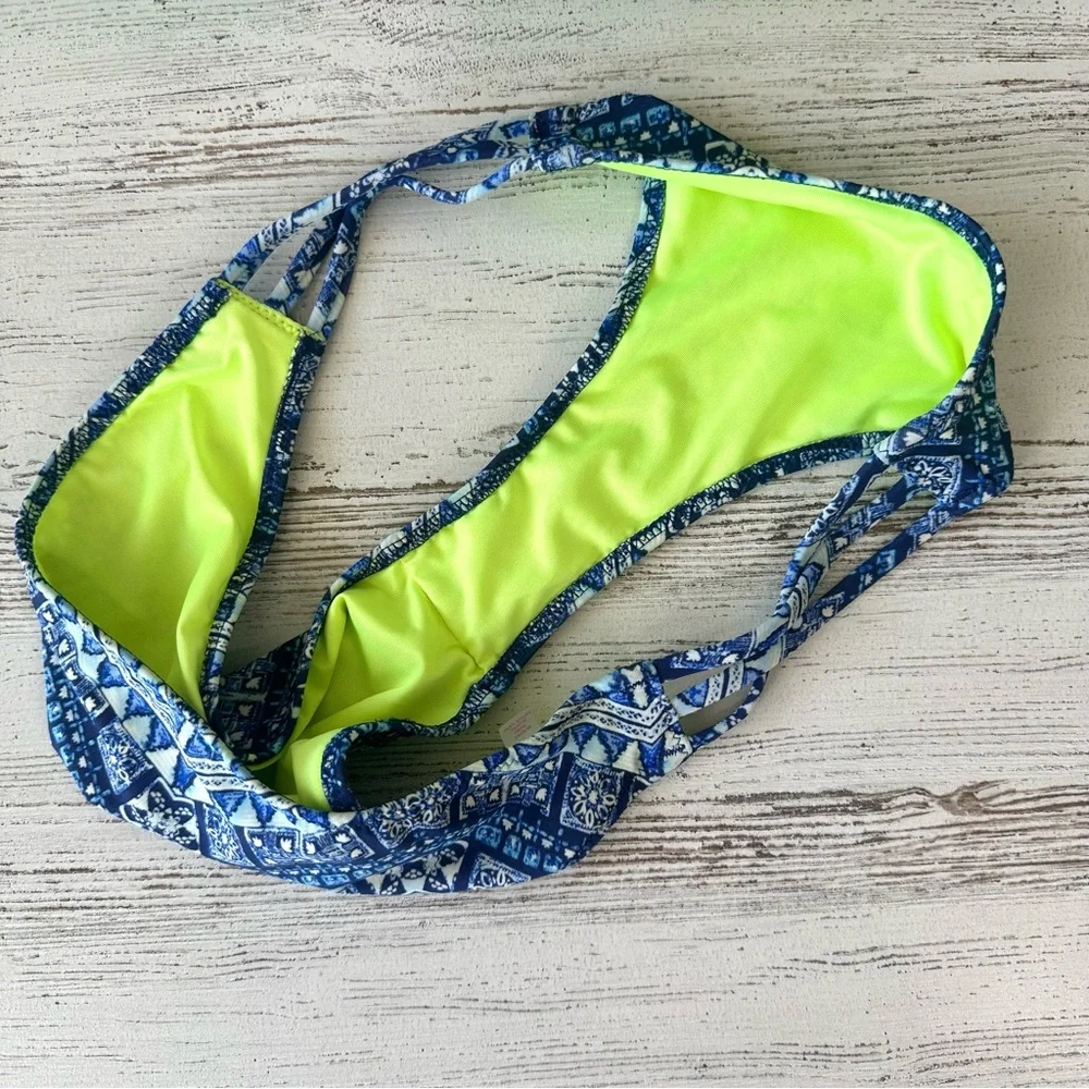 VICTORIA’S SECRET Boho Bandanna Print Embroidered Halter String Bikini 34C Med